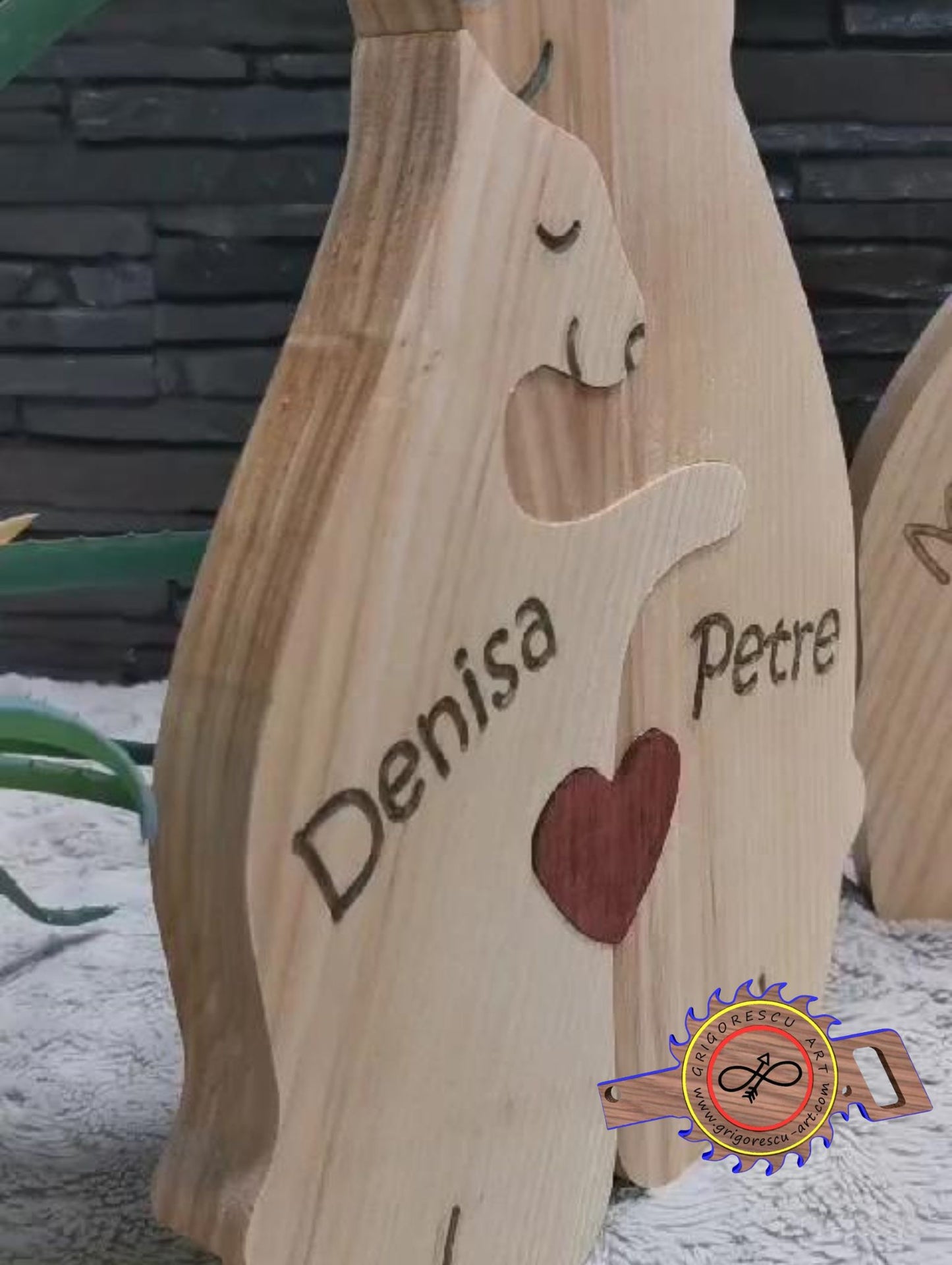 Sculptură personalizabilă din lemn - Familia mea